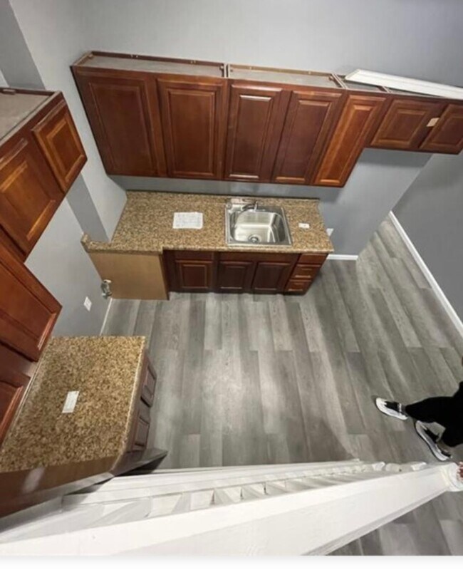 Building Photo - 1839 W North Ave