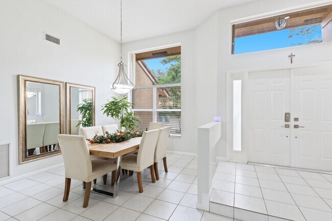 Building Photo - 1007 Spoonbill Cir