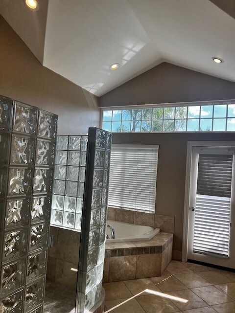 Master bath 2 double sinks - 2211 Cecelia Ter