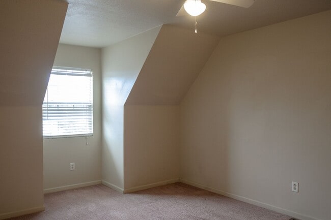 Building Photo - 5005 Scotch Pine Ave