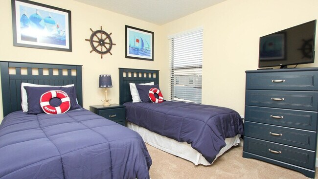 Building Photo - 1471 N Myrtlewood St