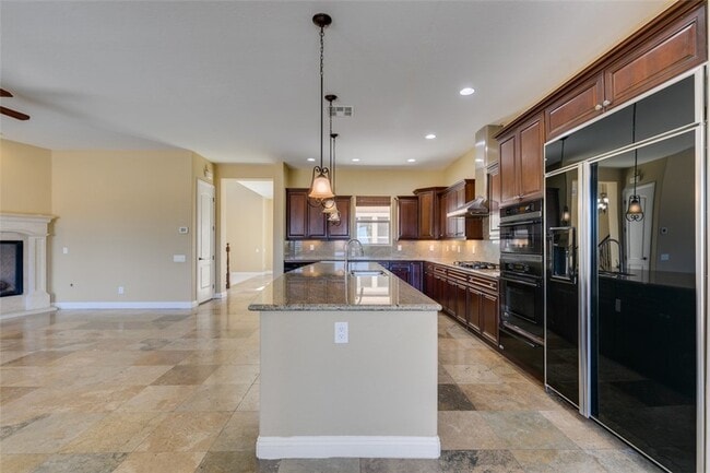 Building Photo - 2713 Cyrano St