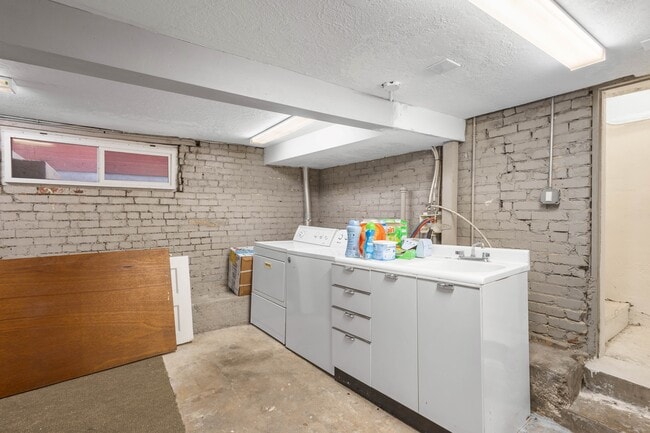 Building Photo - 722 S 700 E