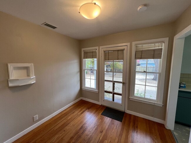 Building Photo - 110 Alameda Blvd - West Sacramento 95691
