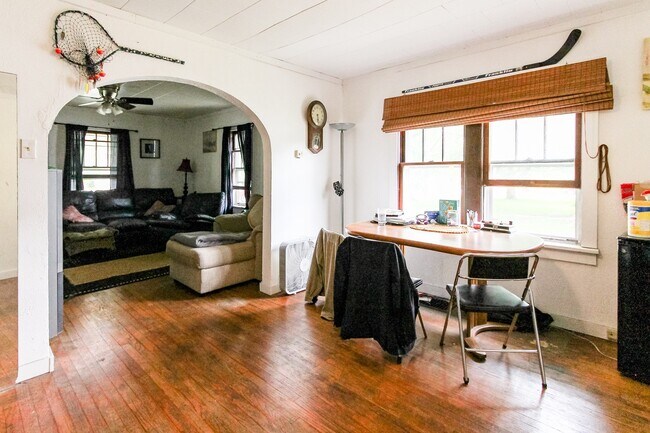 Building Photo - Wood Flooring