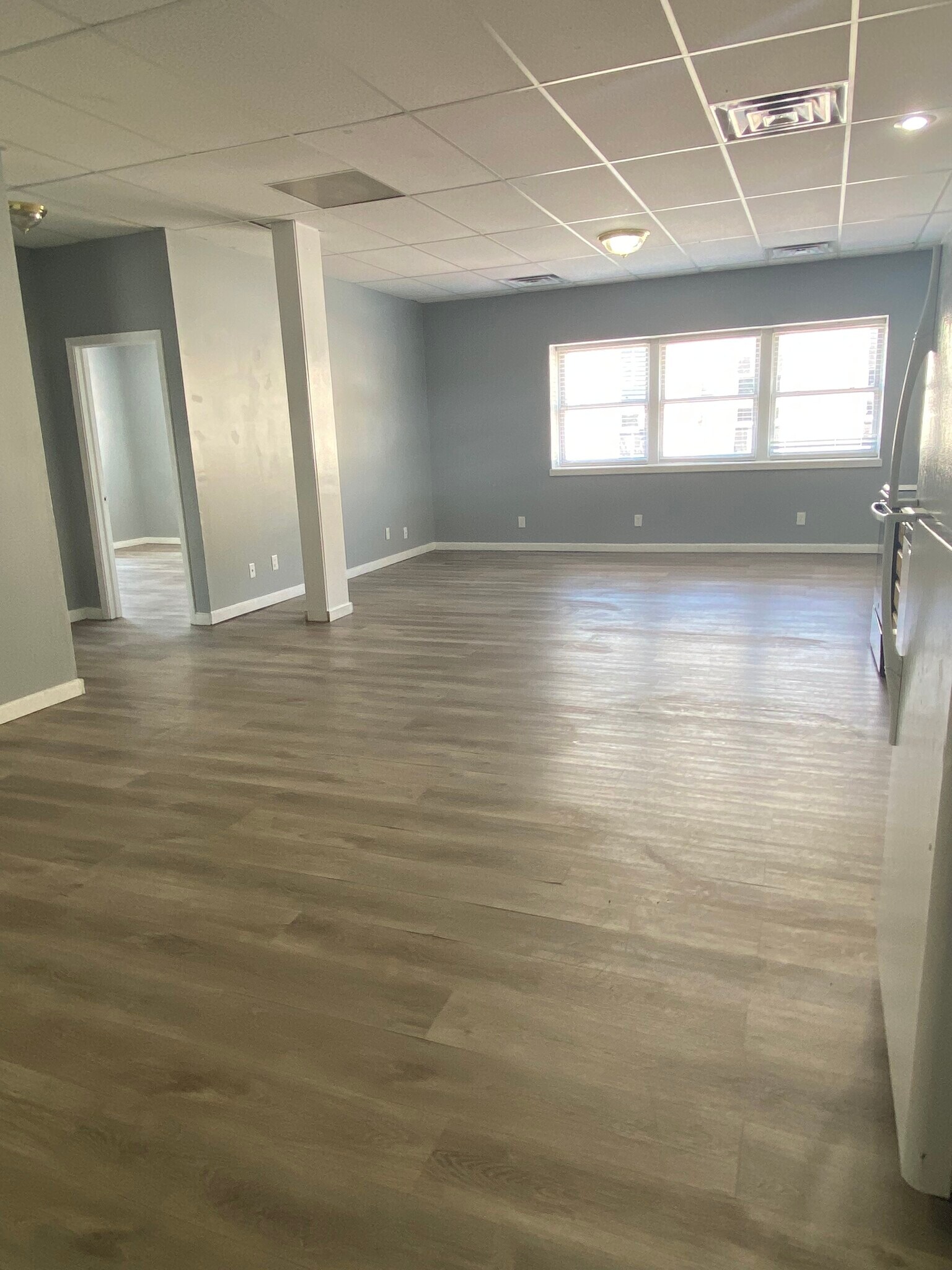 Main Living - 1314 Meridian St