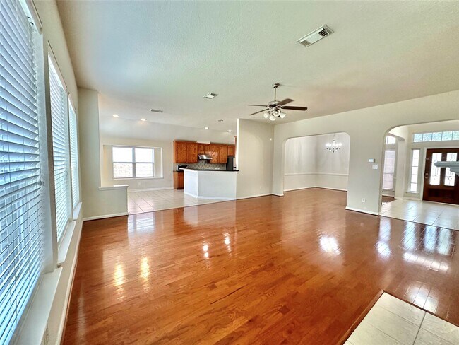 Building Photo - 1307 Surecrop Ln