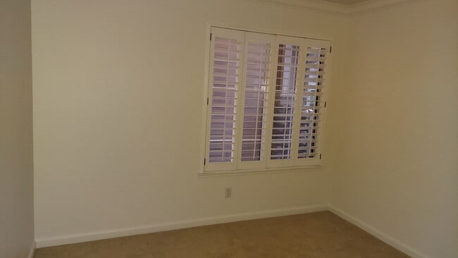 Building Photo - Excellent single story, 4 bedroom 3 bath home in Ashley Woods, a gated Granite Bay Neighborhood.