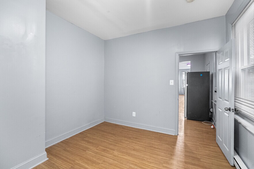 Building Photo - 1624 Edgley St