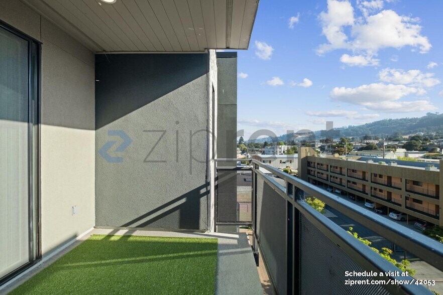 Building Photo - 10300 San Pablo Ave