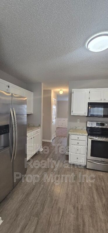 Building Photo - 14109 Southbridge Forest Dr