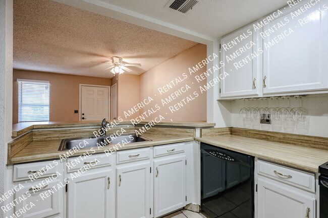 Building Photo - Check out this beautiful 2-bedroom, 2.5 ba...