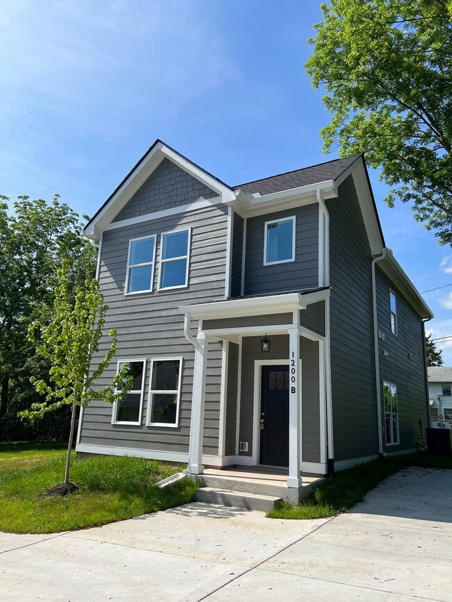 Building Photo - Beautiful Newer Build: Three Bedrooms in t...