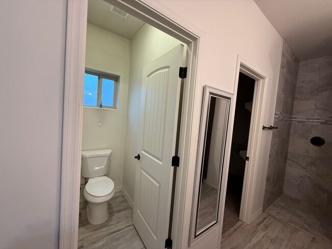 Building Photo - Spool home corner lot in the Foothills