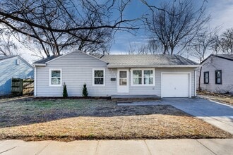 Building Photo - 3 Bed, 1 Bath Home with Deck & Fenced Backyard