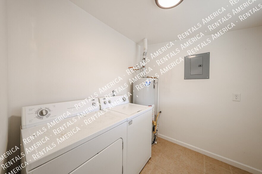 Building Photo - 601 N 73rd Pl