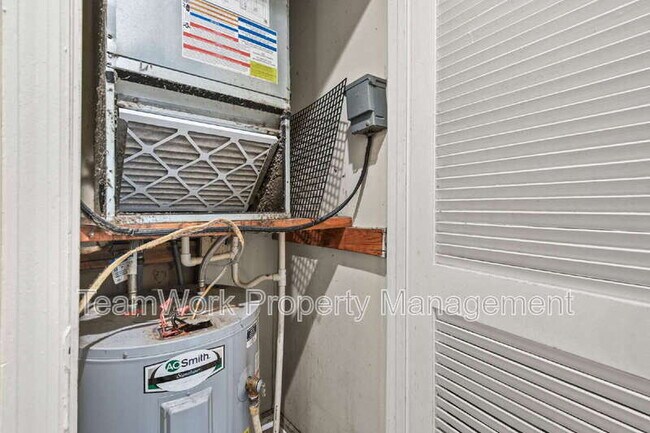 Building Photo - 121 Canvasback Dr