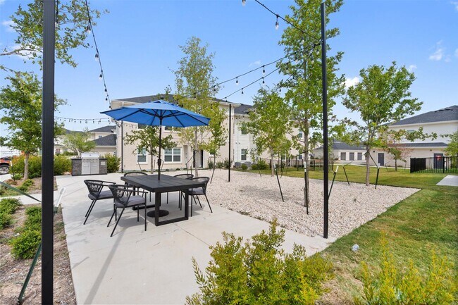 Building Photo - 1101 Halsey Dr