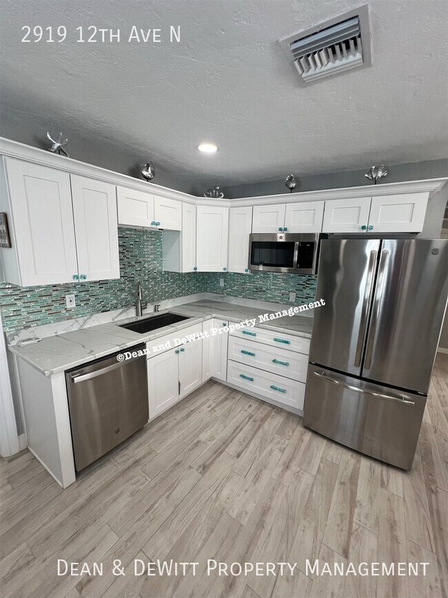 Building Photo - 2919 12th Ave N