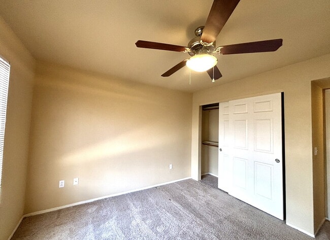 Building Photo - "Discover Modern Comfort: 2-Bed, 2-Bath in Tucsons Foothills “