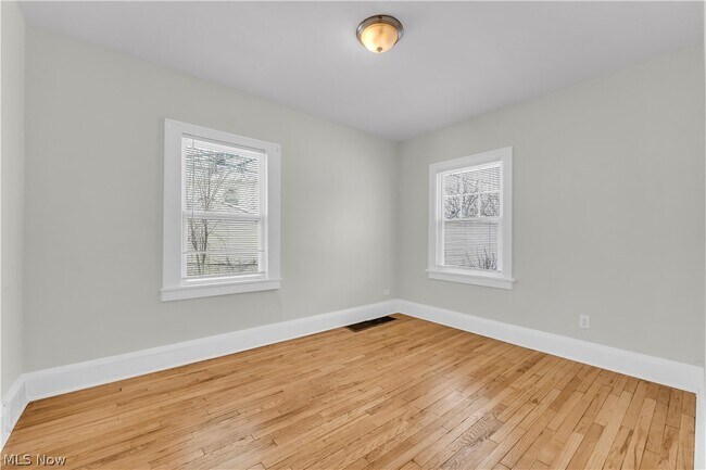 Building Photo - 3318 Milverton Rd