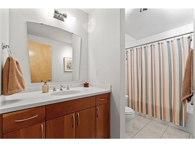 Building Photo - 401 N 2nd St