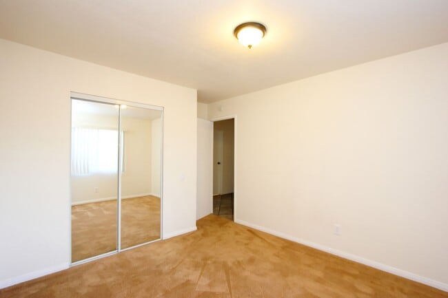 Building Photo - Beautiful Single-Story Home With 3 Bed/2 Bath
