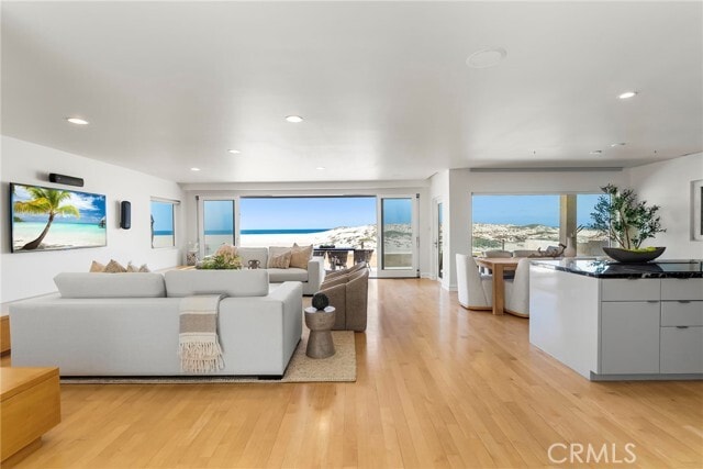 Building Photo - 1554 E Oceanfront