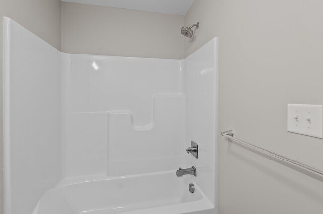 Building Photo - Newly Constructed 2 & 3 bedroom Cross Cree...