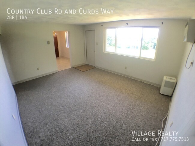 Building Photo - Huge 2-Bed apartment with washer/dryer hoo...