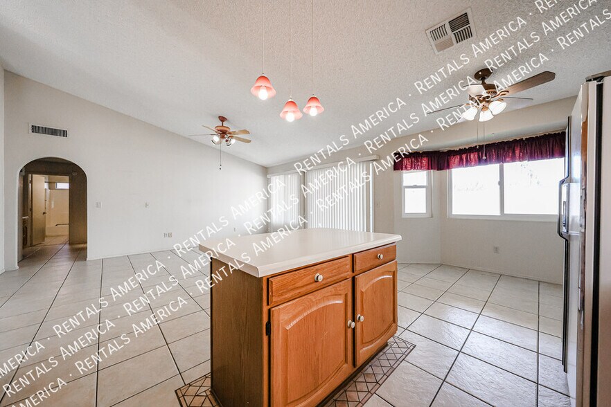 Building Photo - 2720 Leisure World