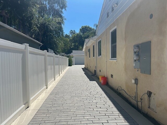 Building Photo - 4162 Woodcliff Rd