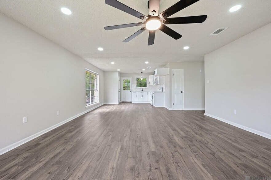 Building Photo - 8724 Metairie Dr
