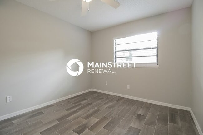Building Photo - 3 Bedroom Pet-Friendly Home in Apopka, FL with Main Street Renewal