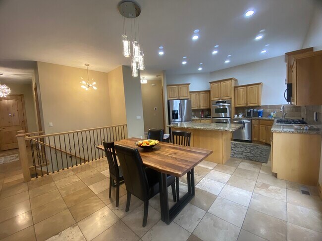 Building Photo - 11521 S Black Forest Dr