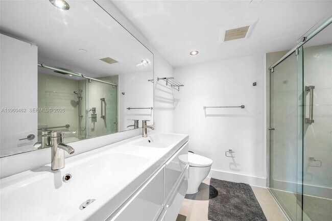 Building Photo - 201 Crandon Blvd