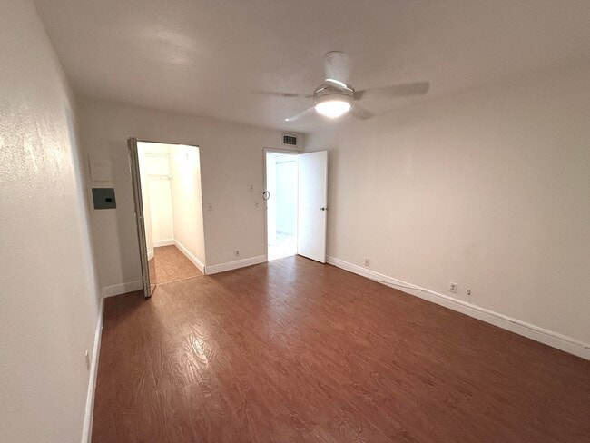 Building Photo - 569 Monaco Way