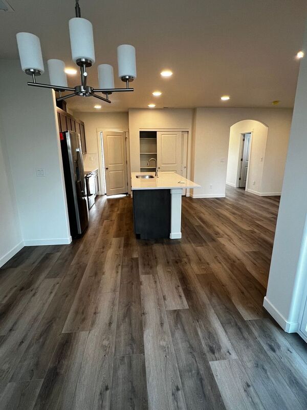 Building Photo - 3639 E Amazon Dr