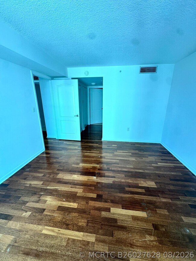 Building Photo - 2101 Brickell Ave