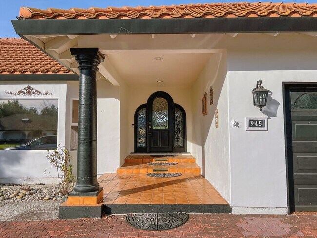 Building Photo - Spanish-style home in Ridgemark