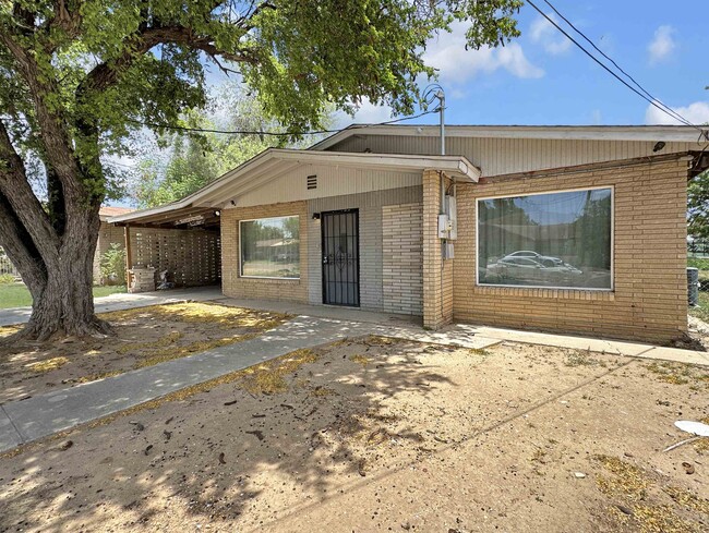 Building Photo - 2718 Garfield St