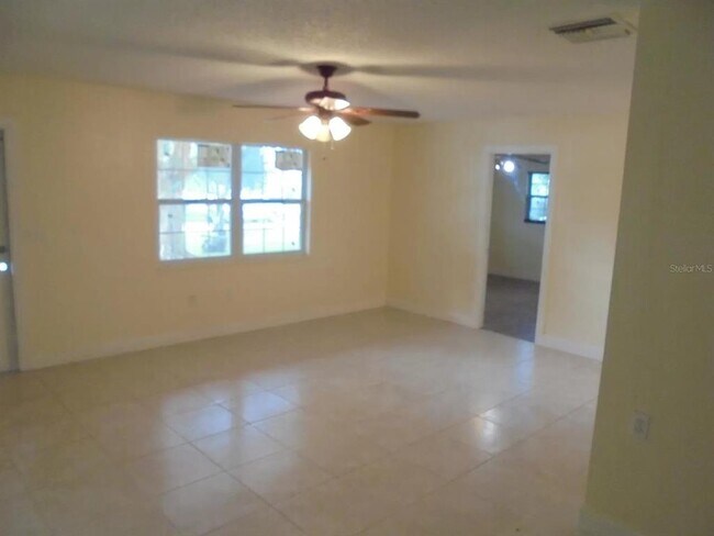 Building Photo - 5033 Lords Ave