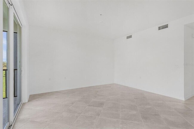 Building Photo - 14211 Heritage Landing Blvd