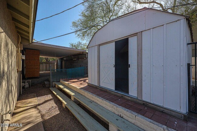 Building Photo - 1740 E Camino del Santo