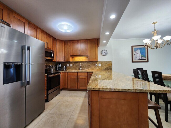 Building Photo - 3725 S Ocean Dr