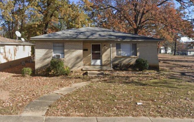 Building Photo - 3105 Fair Park Blvd