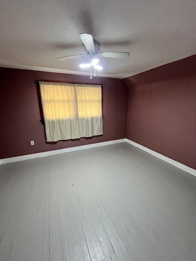 Building Photo - 239 Poplar St