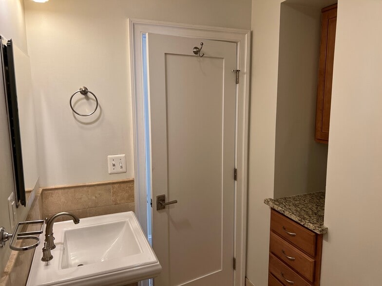 Primary Bathroom - 3220 17th St NW