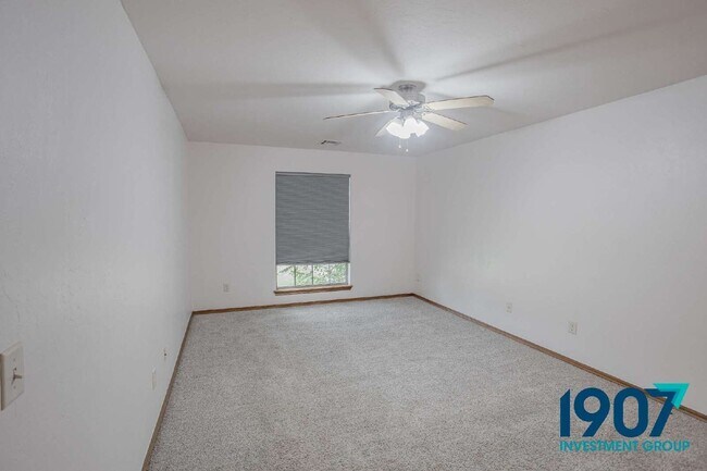 Building Photo - 2508 Tyler Ln
