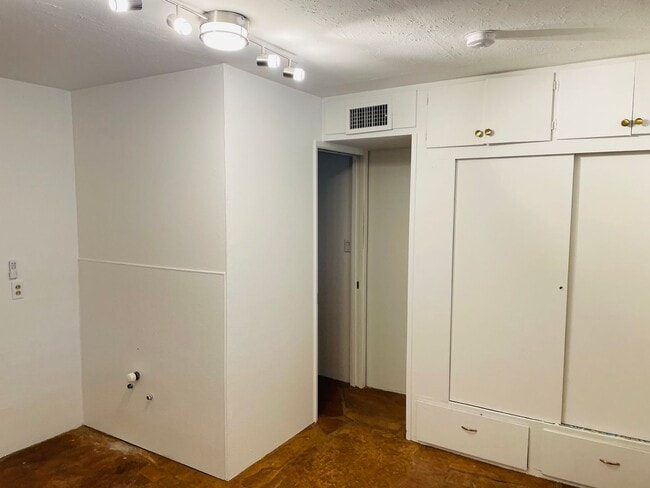 Building Photo - 3605 Moki Dr